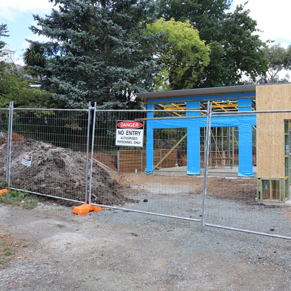 do you deliver and install temporary fencing and what's the price for these services in Canal Point